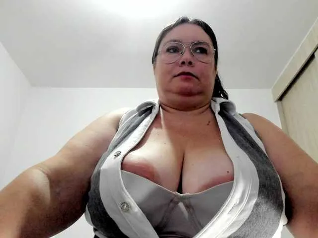 Live sex webcam photo for esmeraldamf #290578244