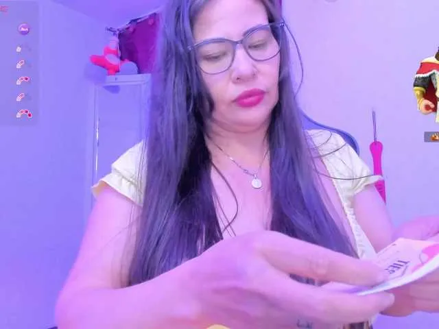 Live sex webcam photo for esmeraldamilf #291598942