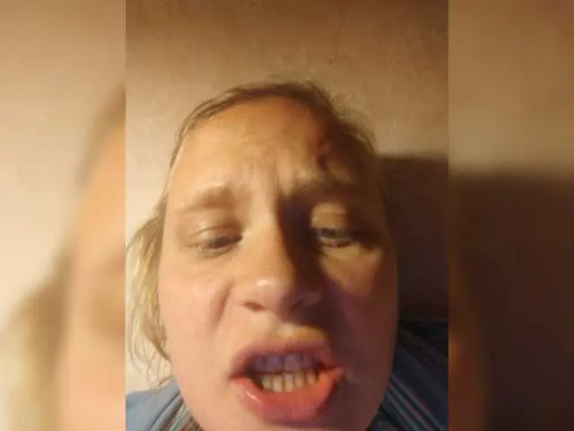 Live sex webcam photo for esterjohns #275926708