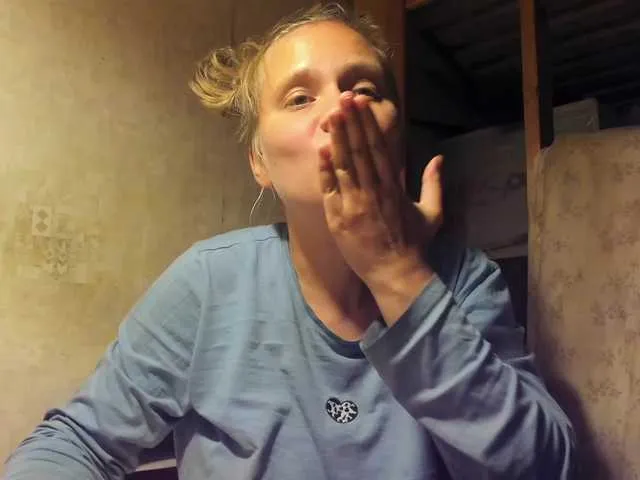 Live sex webcam photo for esterjohns #276386470