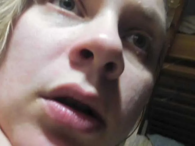 Live sex webcam photo for esterjohns #277350365