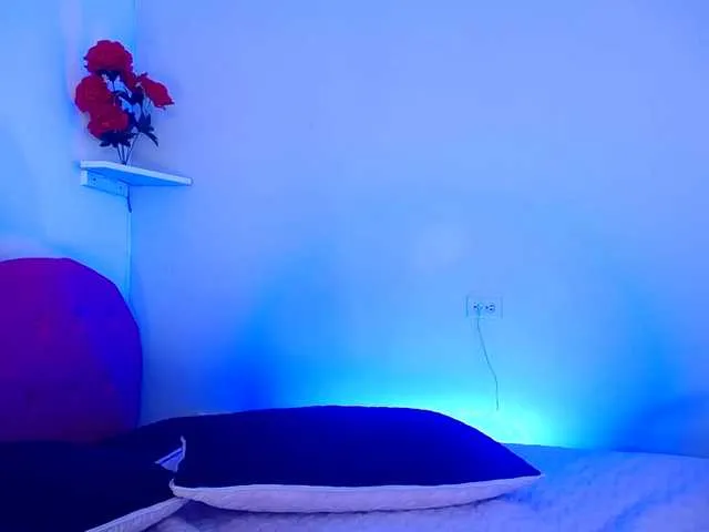 Live sex webcam photo for eva-sanders #273446507