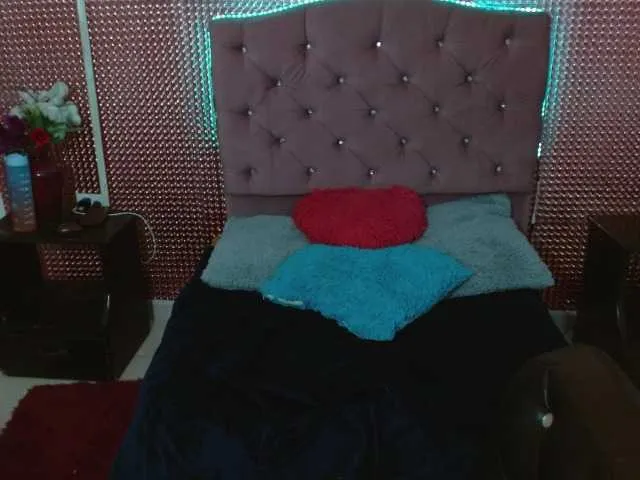 Live sex webcam photo for evanens-18 #276359533