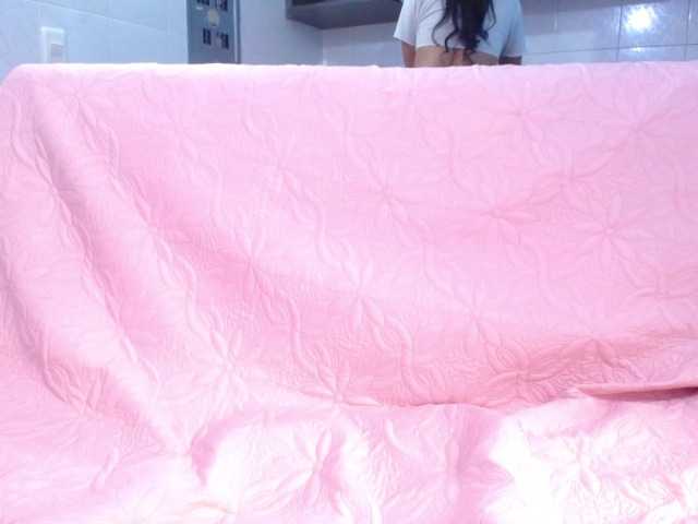 Live sex webcam photo for evangelin-que #272453745