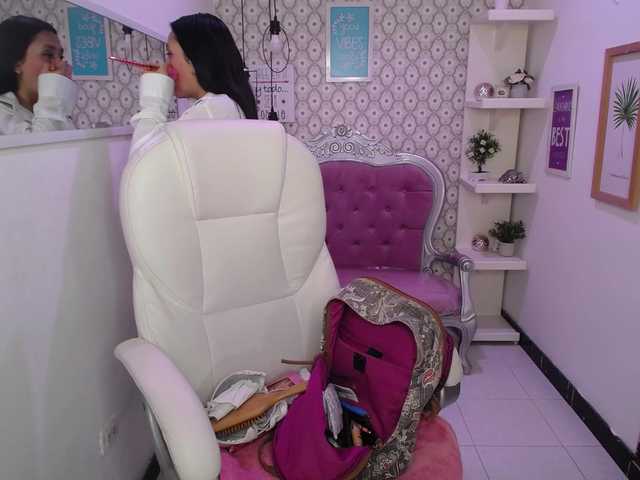 Live sex webcam photo for evangheline #277823885