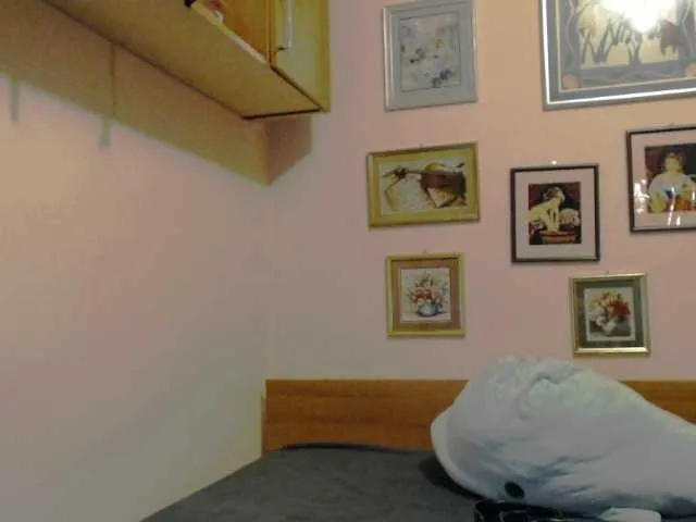 Live sex webcam photo for evarette #274222982