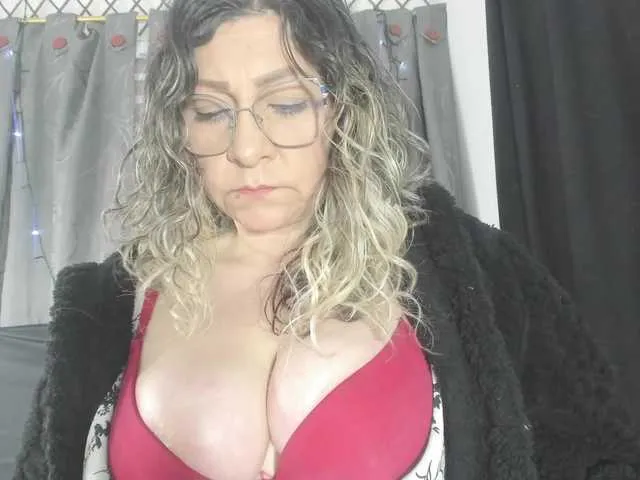 Live sex webcam photo for evasaenz21 #292125175