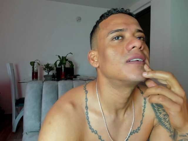 Live sex webcam photo for evaymarcelo #289732041