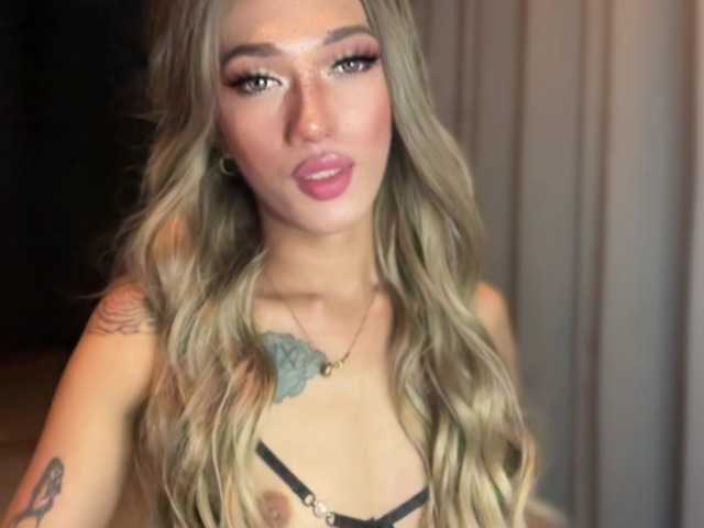 Live sex webcam photo for evegoddess19 #292060789