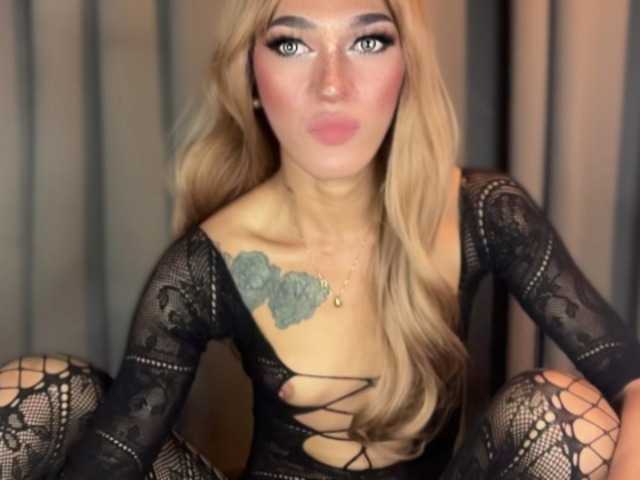 Live sex webcam photo for evegoddess19 #292177483