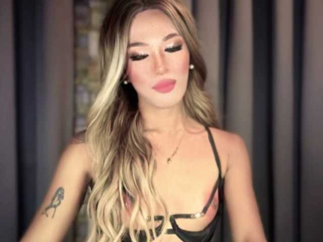 Live sex webcam photo for evegoddess19 #292342545