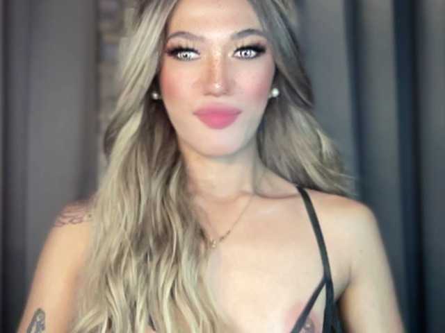 Live sex webcam photo for evegoddess19 #292373057