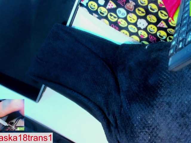 Live sex webcam photo for evelinbitch66 #291123826