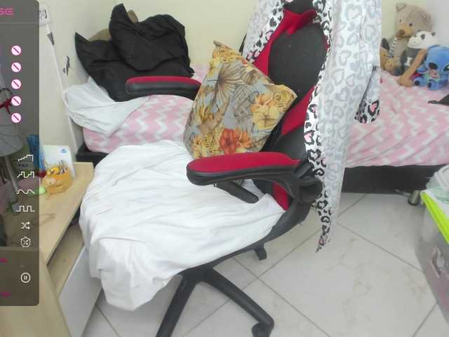 Live sex webcam photo for evelinhot #277096739