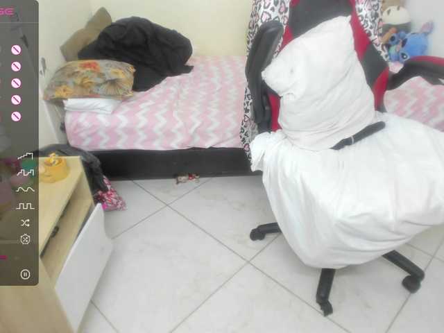 Live sex webcam photo for evelinhot #277166626