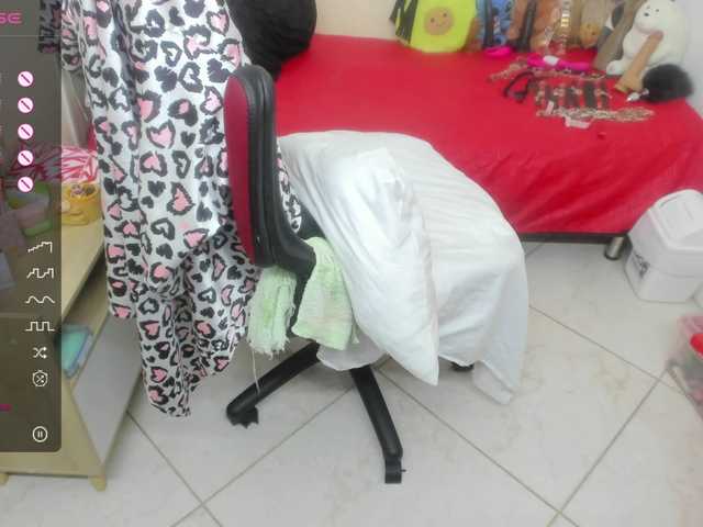 Live sex webcam photo for evelinhot #277206321