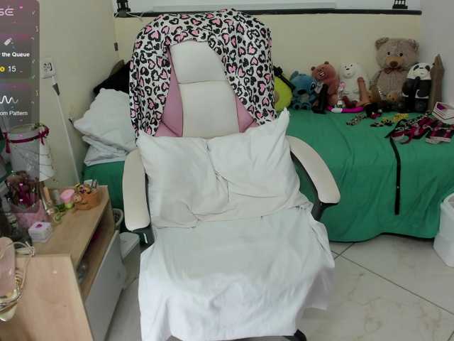 Live sex webcam photo for evelinhot #277775033