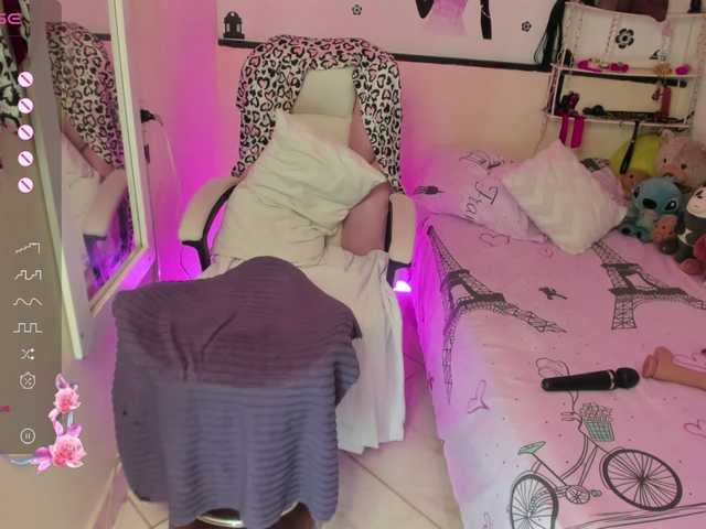 Live sex webcam photo for evelinhot #278002723