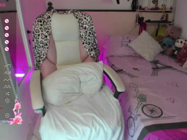 Live sex webcam photo for evelinhot #278060795