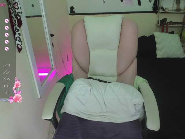 Live sex webcam photo for evelinhot #278151691