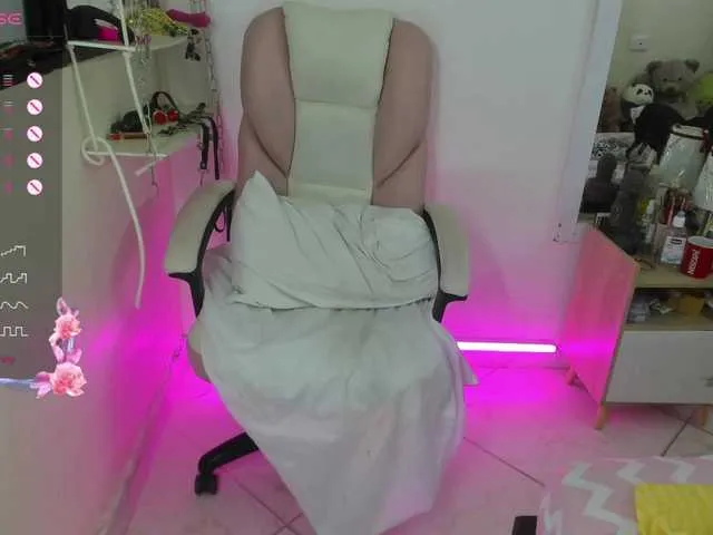 Live sex webcam photo for evelinhot #278301306