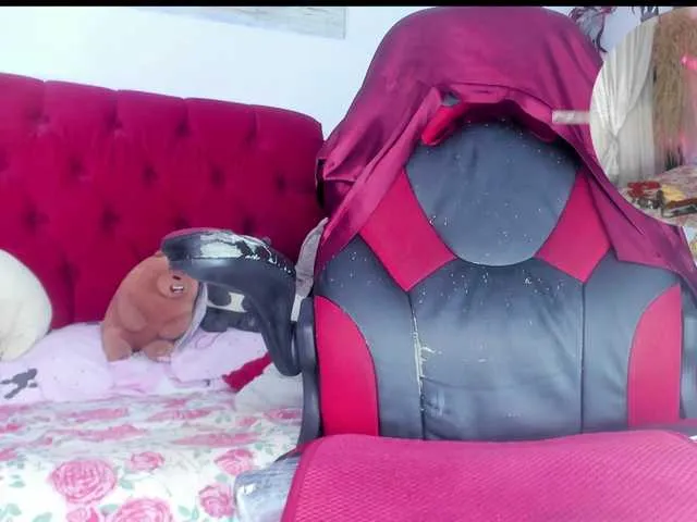 Live sex webcam photo for evelinhot #290290631