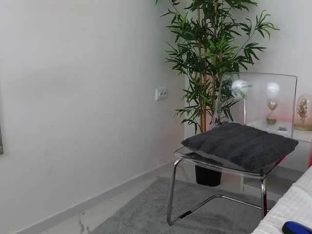 Live sex webcam photo for eveliniris #278108243