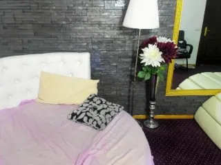 Live sex webcam photo for evelynnstar #140281401