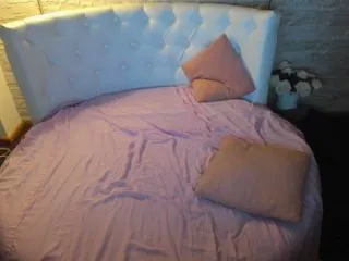 Live sex webcam photo for evelynnstar #147452718