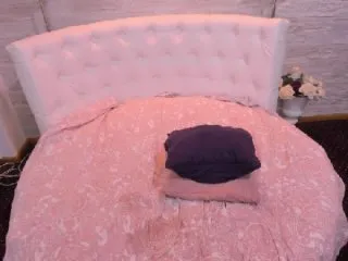 Live sex webcam photo for evelynnstar #153068659