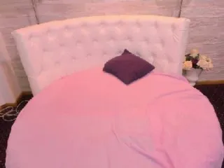 Live sex webcam photo for evelynnstar #153366298