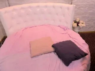 Live sex webcam photo for evelynnstar #154658651