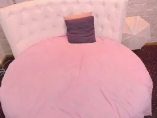 Live sex webcam photo for evelynnstar #156304581