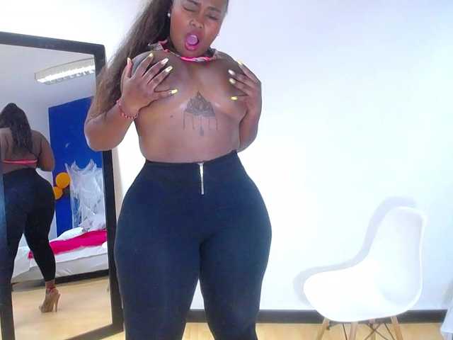 Live sex webcam photo for exotic-karmella #276534117