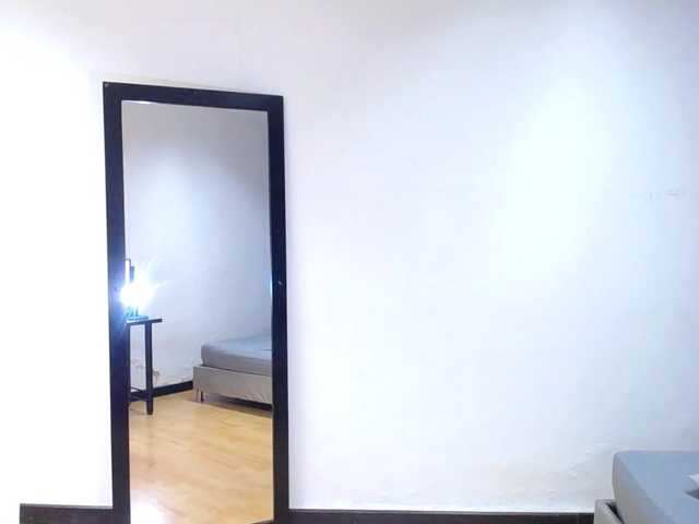 Live sex webcam photo for exotic-karmella #278182634