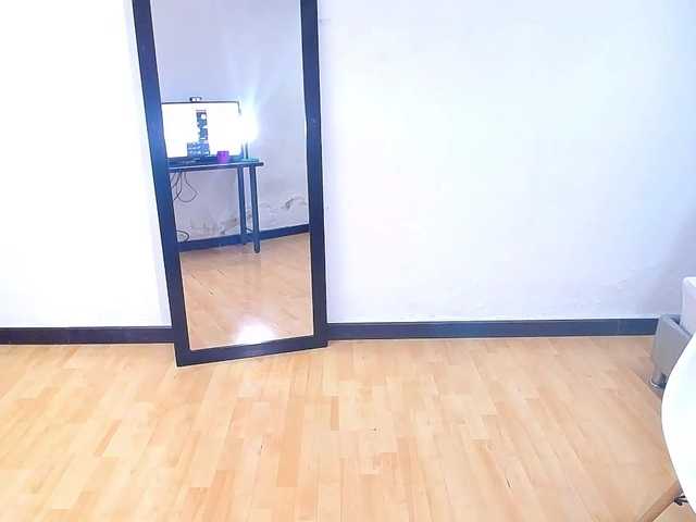 Live sex webcam photo for exotic-karmella #283003366