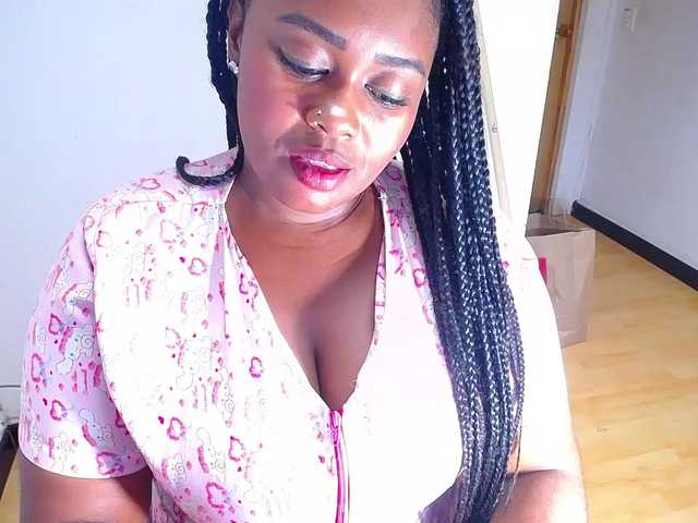 Live sex webcam photo for exotic-karmella #289610447