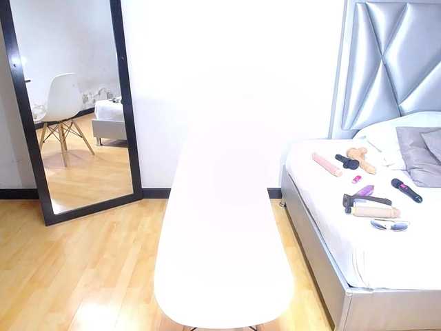 Live sex webcam photo for exotic-karmella #290304142