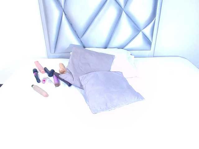 Live sex webcam photo for exotic-karmella #290343619