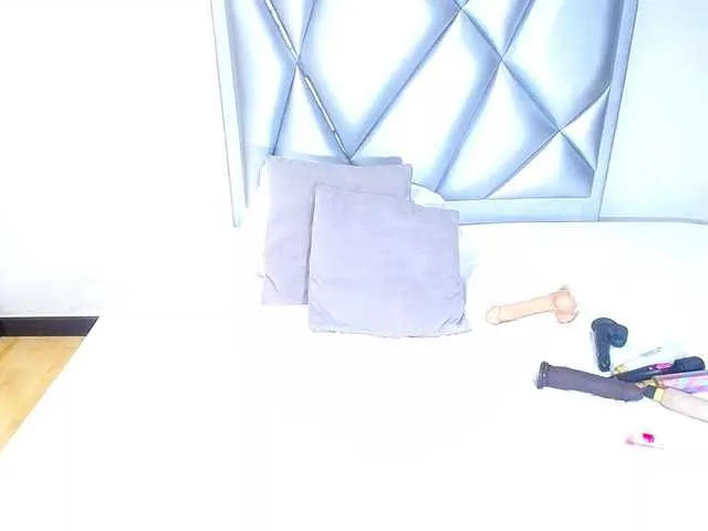 Live sex webcam photo for exotic-karmella #290462622