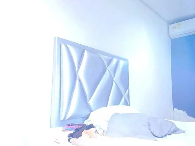 Live sex webcam photo for exotic-karmella #290817472