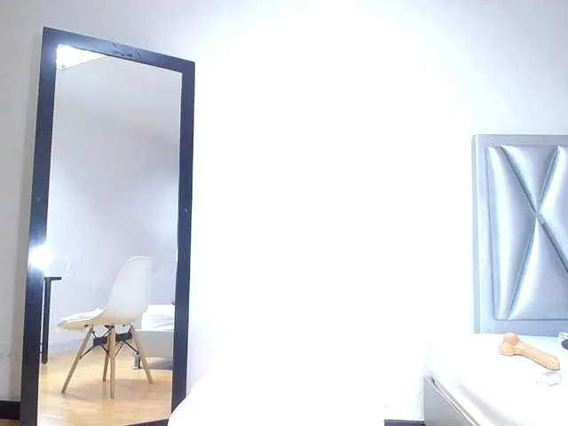 Live sex webcam photo for exotic-karmella #290880066