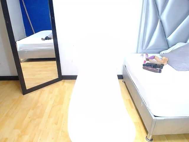 Live sex webcam photo for exotic-karmella #291228281