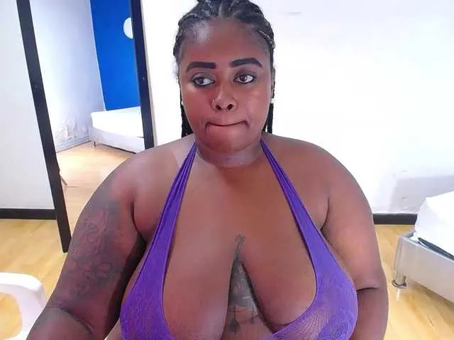 Live sex webcam photo for exotic-karmella #291936755