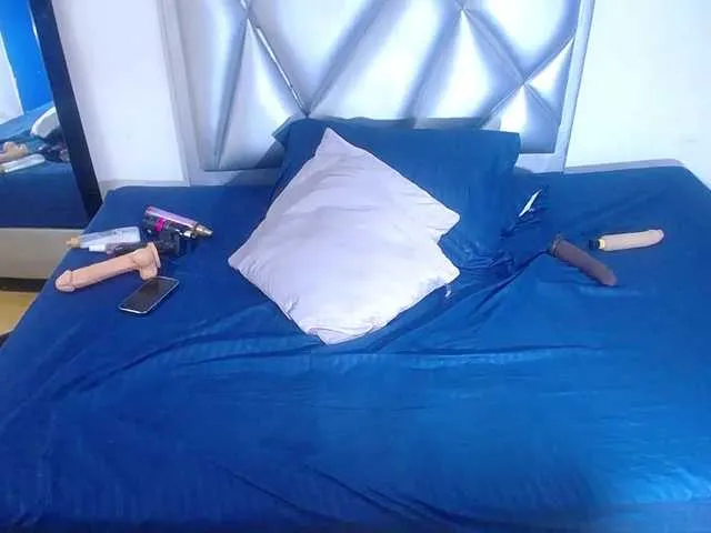 Live sex webcam photo for exotic-karmella #292192933