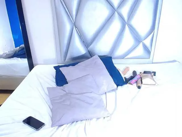 Live sex webcam photo for exotic-karmella #292272569