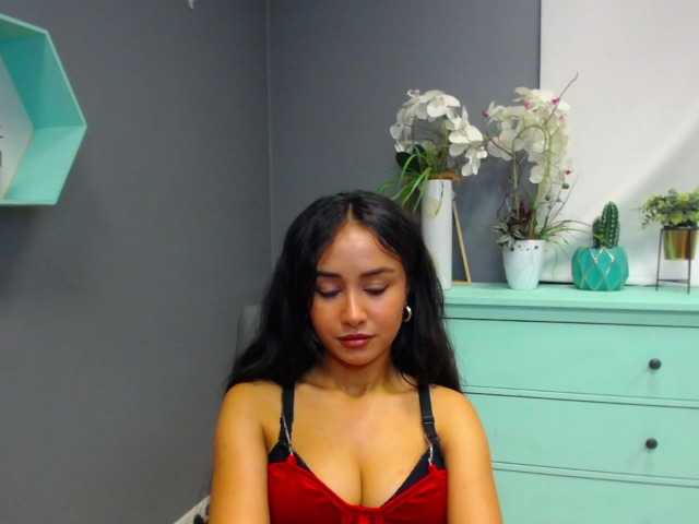 Live sex webcam photo for exoticVivian #274171140