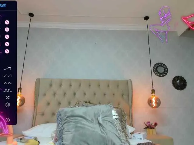 Live sex webcam photo for exoticagiirl #278271329