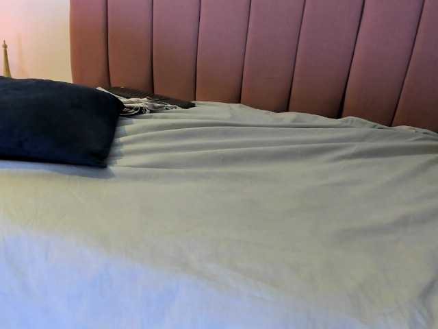 Live sex webcam photo for exoticcouple69 #277727042