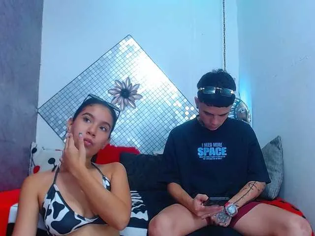 Live sex webcam photo for exotichot-couple #290633194